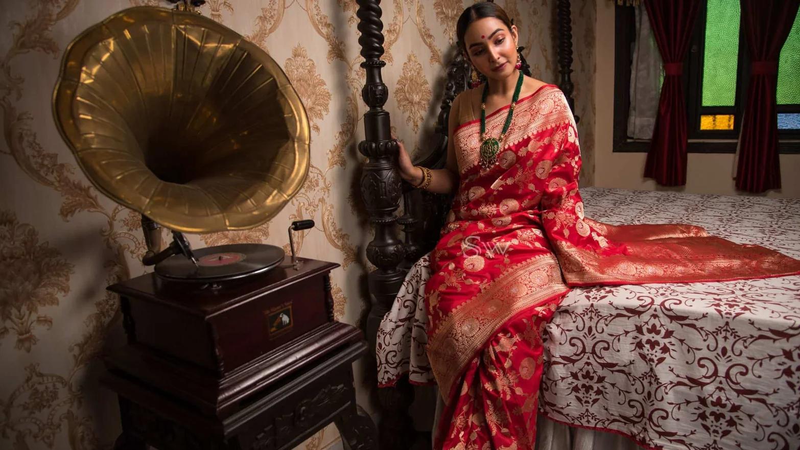 A Simple Guide to Understanding Banarasi Saree Fabrics and Patterns